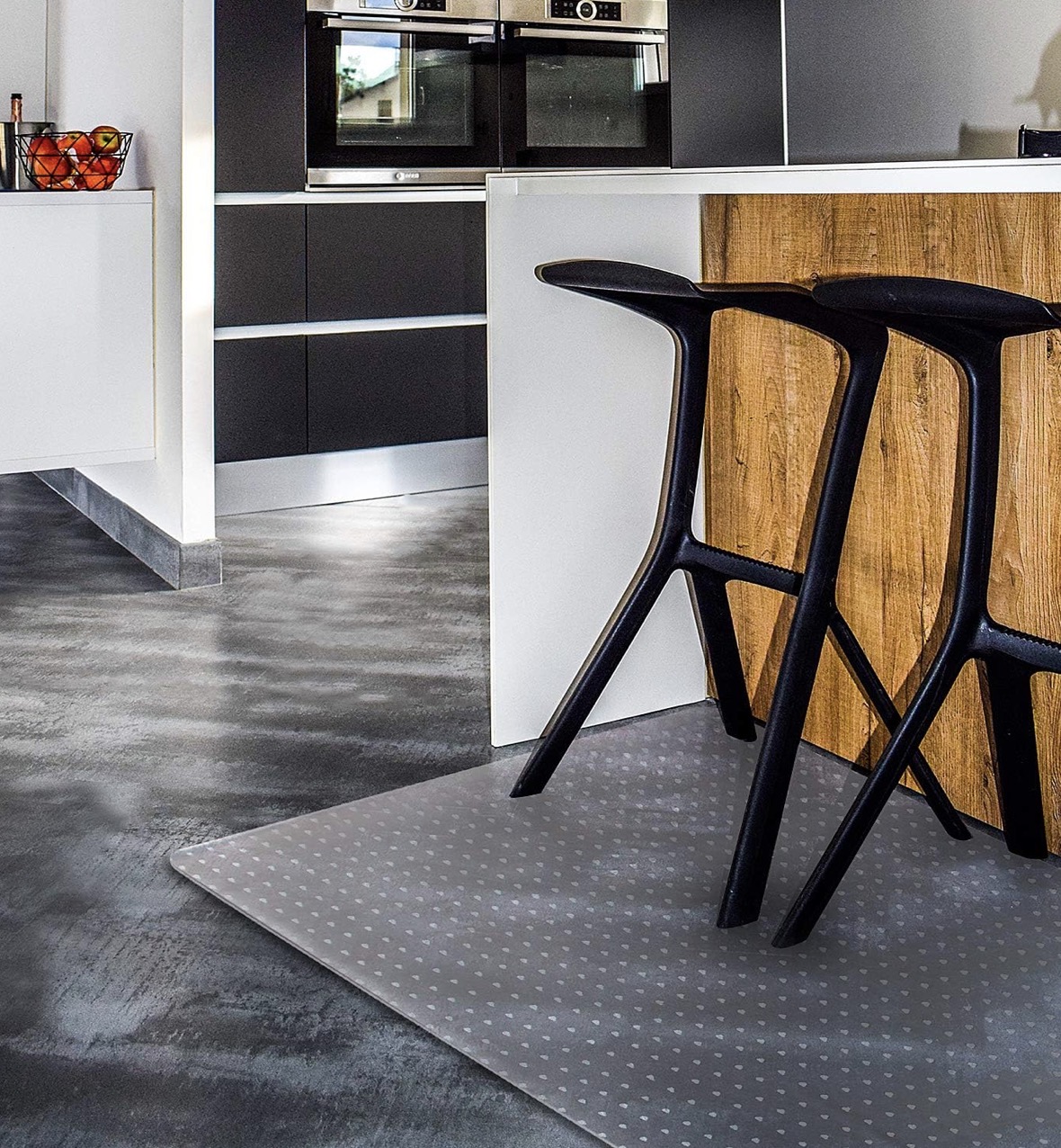 Carpet chair mat for a home office
