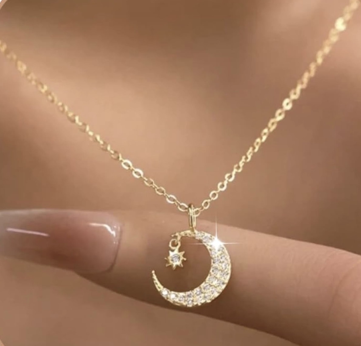 Gold crescent moon pendant necklace